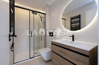 Piso en venta en Can Baró en Barcelona