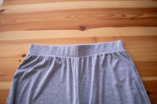 Green Coast · Pantalón culotte canalé gris talla L