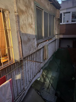 Edificio en venta en La Torrassa en Hospitalet de Llobregat, L´