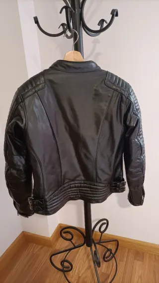 Chaqueta de cuero Segura con protecciones