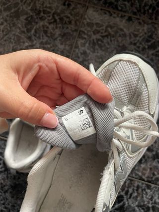 New Balance 530 Plata y Blanco