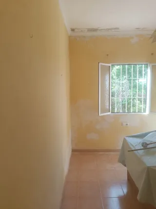 Pintor. Y reformar casas de todo tipo viejas ect..