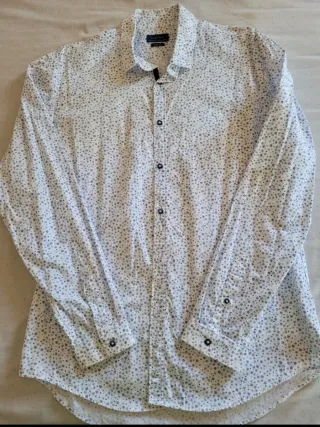 Camisa Zara estampada flores talla L.