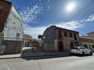 Terreno en venta en Instituts - Ponent - Sota el Camí Ral en Granollers