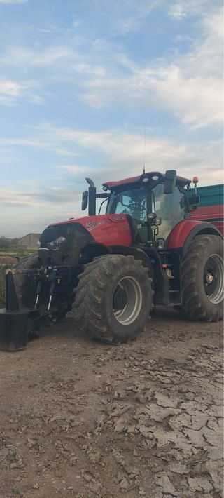 Tractor Case IH Optum 270 CVX