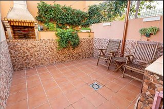 Casa adosada en venta en La Granja-La Colina-Los Pastores en Algeciras