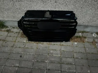 Rejilla Audi 8p A3 con soporte roto nueva