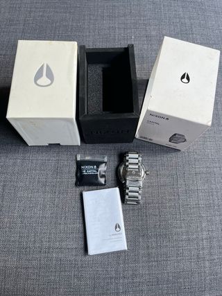 Reloj Nixon The Capital Dorado y Plateado