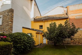 Chalet en venta en Cacabelos