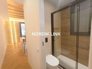 Piso en venta en El Raval en Barcelona