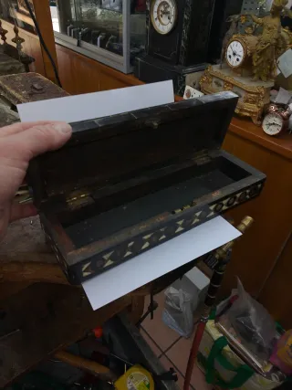 Caja joyero de cuerno negra y multicolor