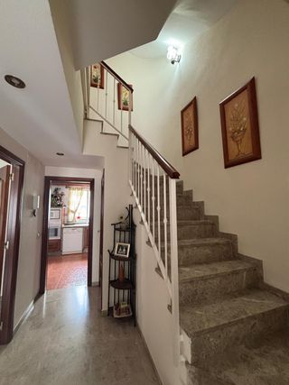 VENTA CASA EN ZONA CLARA CAMPOAMOR, LUCENA