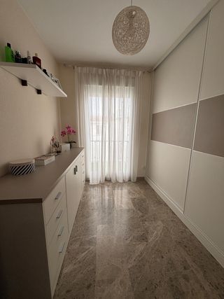 VENTA CASA EN ZONA CLARA CAMPOAMOR, LUCENA