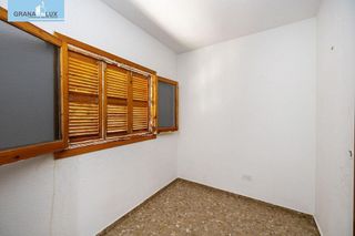 Chalet en venta en Zubia (La)