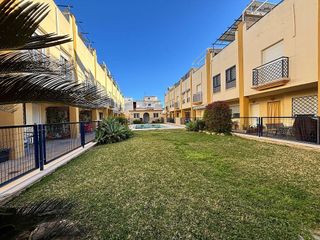 Casa adosada en venta en Teatinos en Málaga