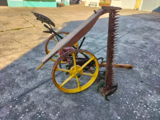 Segadora de peine antigua