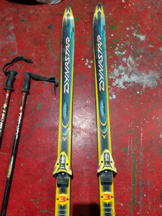 Esquís Dynastar Evasion Sport con Bastones
