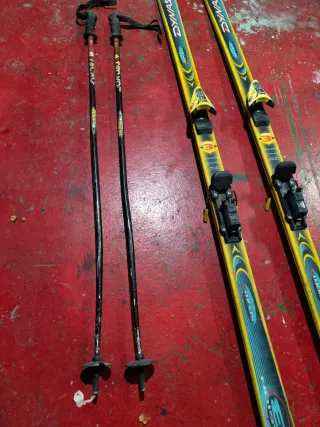 Esquís Dynastar Evasion Sport con Bastones