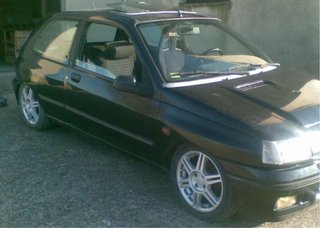 Renault clio 1.8 16v LEER LISTA