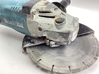 radial makita ga9020