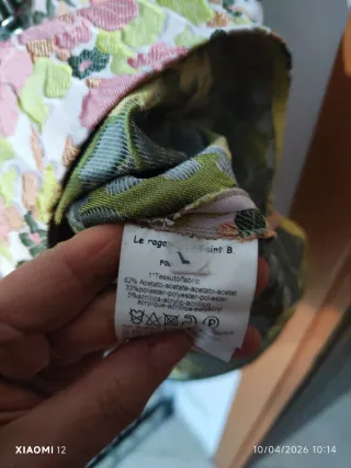 Blusa particolare con ricami