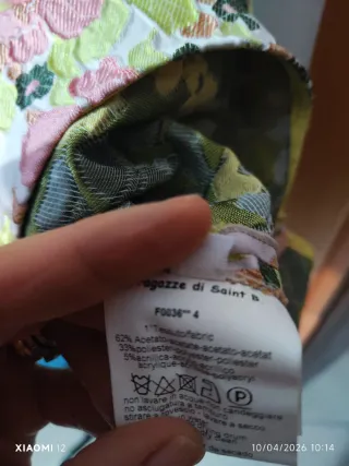 Blusa particolare con ricami