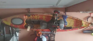 Kayak G-80 con carrito ,timón de cola,soporte caña