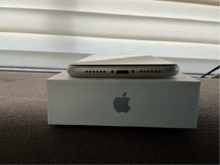 iPhone 11 64GB Blanco precio negociable