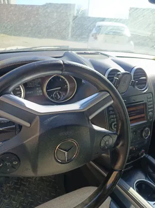 Mercedes-Benz  GL 2010