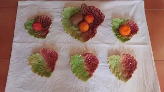 Frutero de cerámica y 5 platos a juego .Vintage