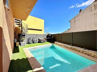 Casa adosada en venta en Torelló