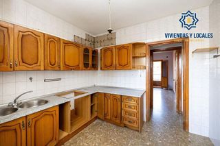 Chalet en venta en Zubia (La)