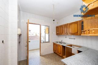Chalet en venta en Zubia (La)