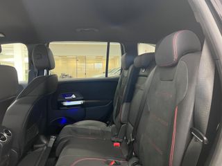 Mercedes-Benz GLB 200 D con 7 PLAZAS