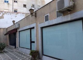 Local comercial en venta en Linares