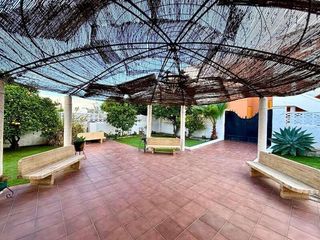 Casa adosada en venta en Urb. El Palmeral en Mojácar