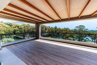 Piso en venta en Los Naranjos - Las Brisas en Marbella