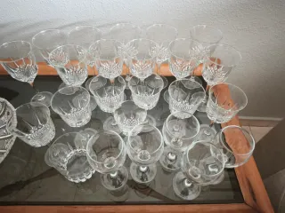 Juego de copas y vasos de cristal 23 en total