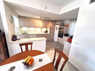 Piso en venta en Los Naranjos - Las Brisas en Marbella