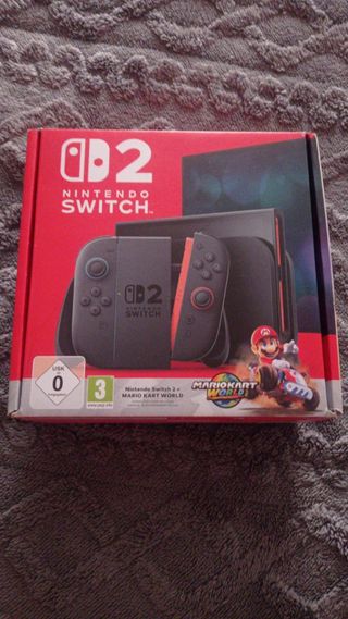 Nintendo Switch + Mario Kart 8 Deluxe