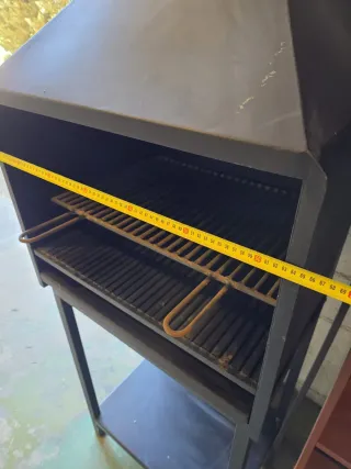 Barbacoa de hierro negra