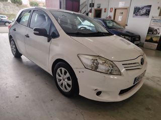 Toyota Auris 2011