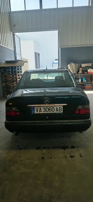 Mercedes-Benz Clase E300d w124