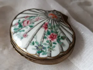 Caixa de tabaco antiga colecionável