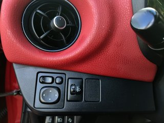 Toyota Yaris 1.5 100H Feel Limited Edition