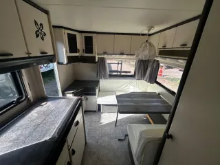 Caravana Hobby Classic 440