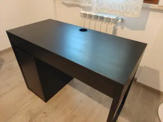 Scrivania Ikea MICKE marrone-nero