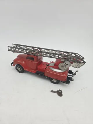 Antiguo Camión Bomberos GAMA (1945-1949)  Hojalata