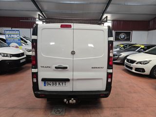 Renault Trafic 2019 dci con baca y bola remolque