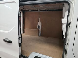 Renault Trafic 2019 dci con baca y bola remolque